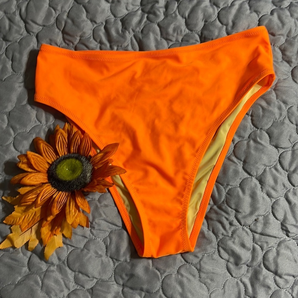 NWOT Bright Orange Relleciga sun bottoms L